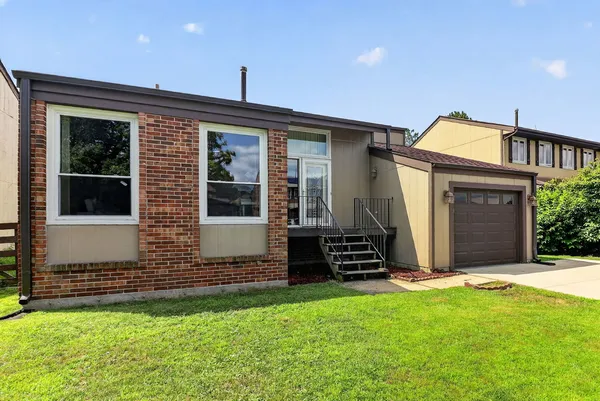 $389,000 | 1017 Bob-O-Link Lane, Darien, IL 60561