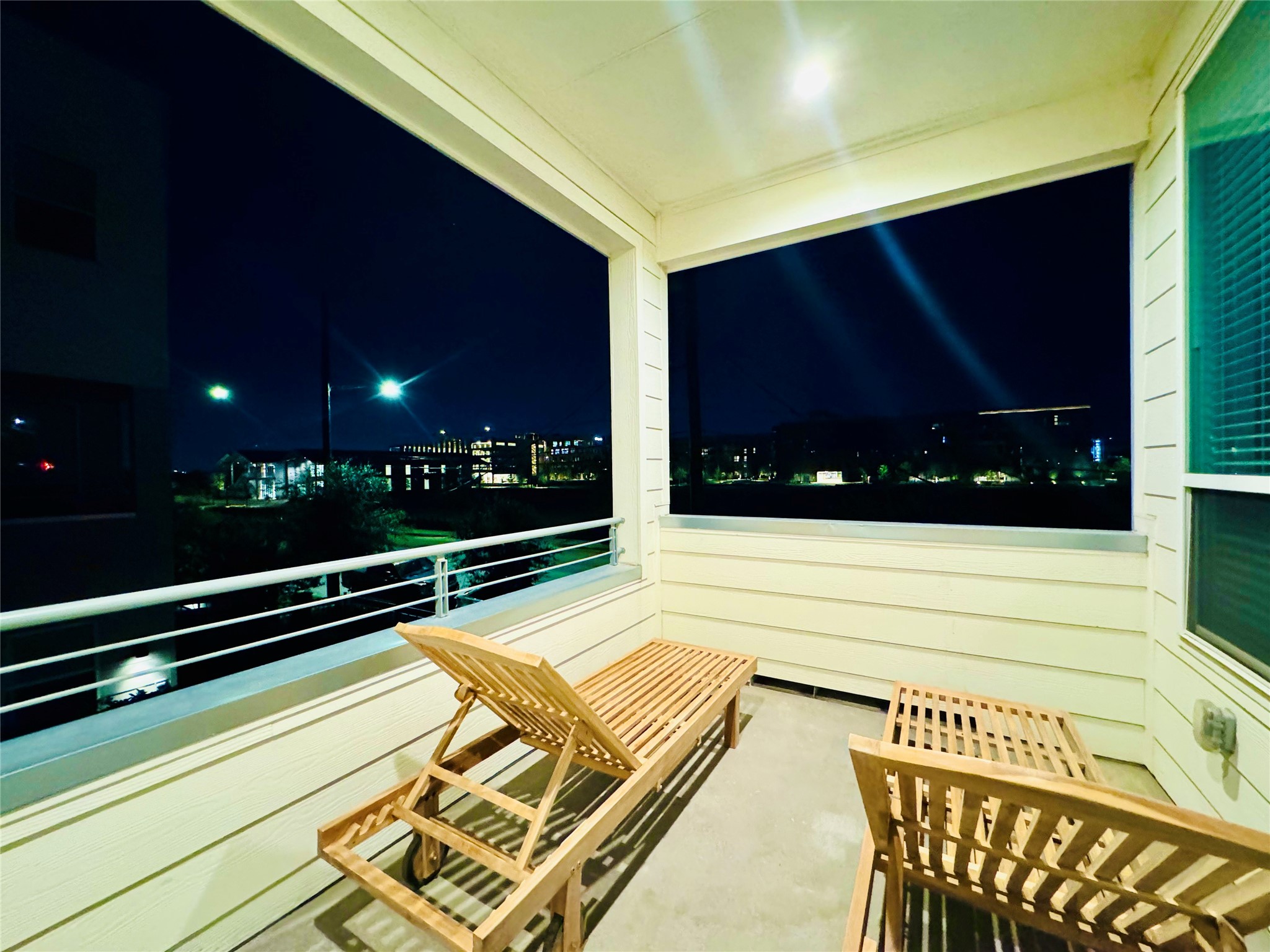 2717 Clinton Drive Houston, TX 77020 - Photo 21 of 22 a view of a building