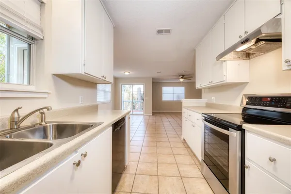 $2,700 | 203 E Street, St. Augustine Beach, FL 32080