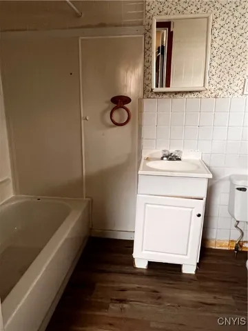 $950 | 409 South Massey Street, Watertown, NY 13601