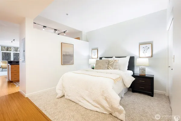 $359,000 | 17 West Mercer Street, Unit 104, Seattle, WA 98119