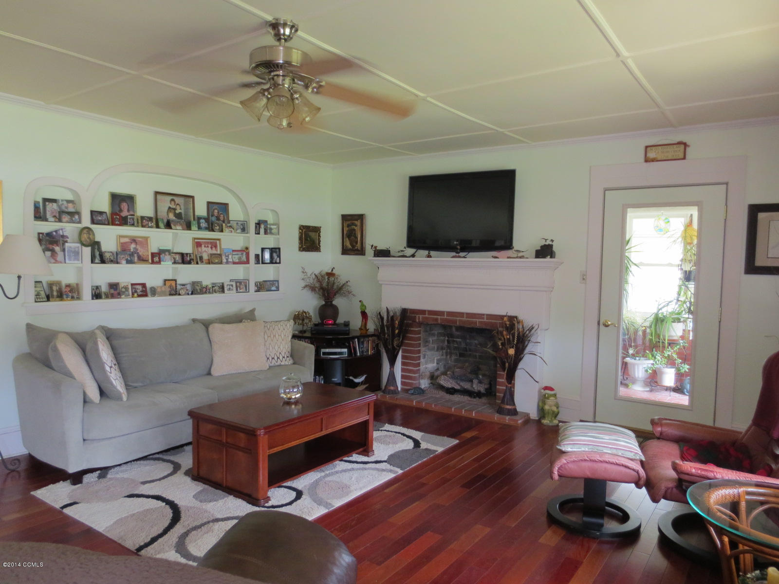1009 Marshallberg Road Marshallberg, NC 28553 - Photo 4 of 48 living room