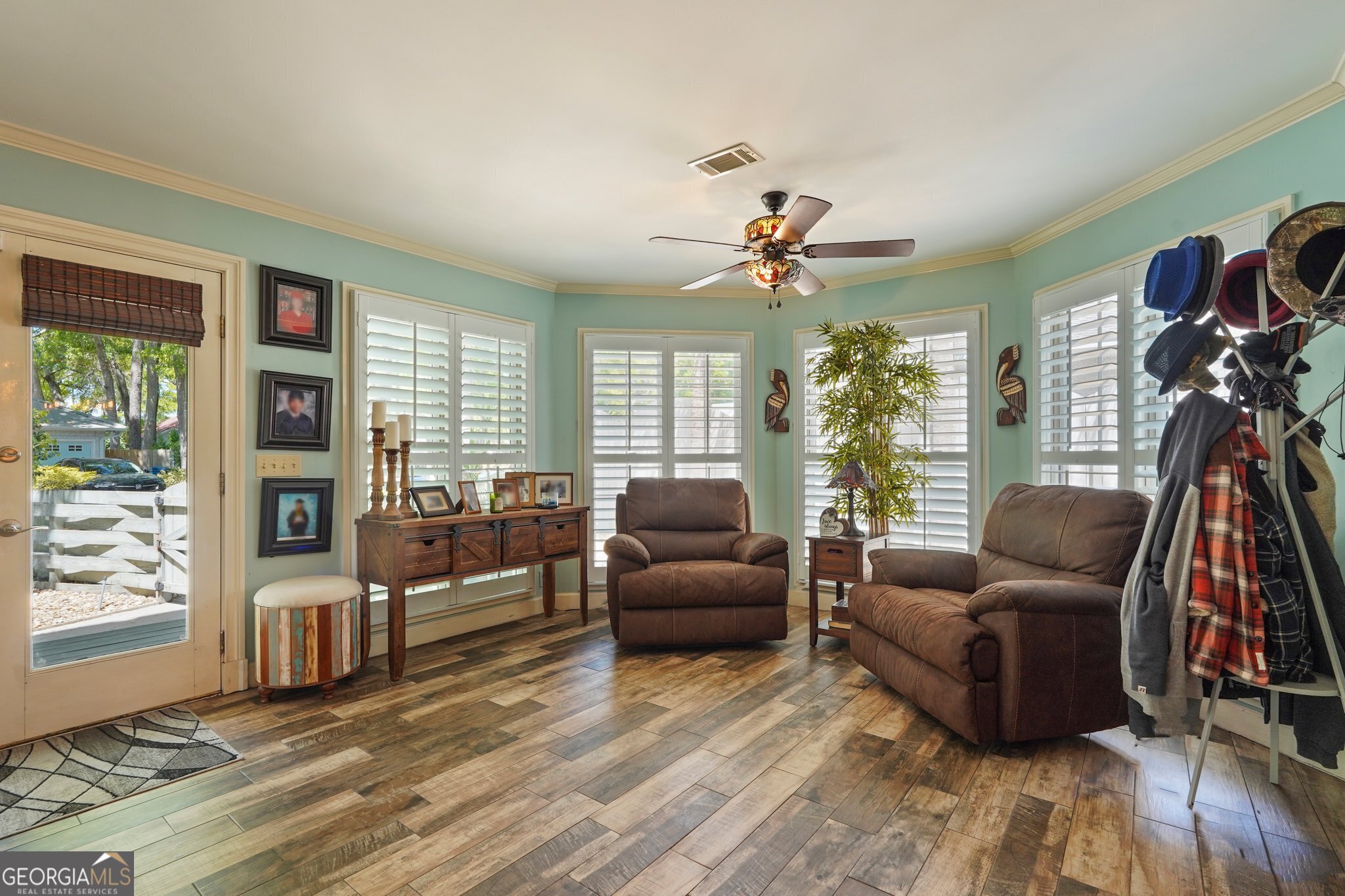 600 Shore Edge Trc St. Simons Island, GA 31522 - Photo 21 of 93 a living room with furniture and a flat screen tv