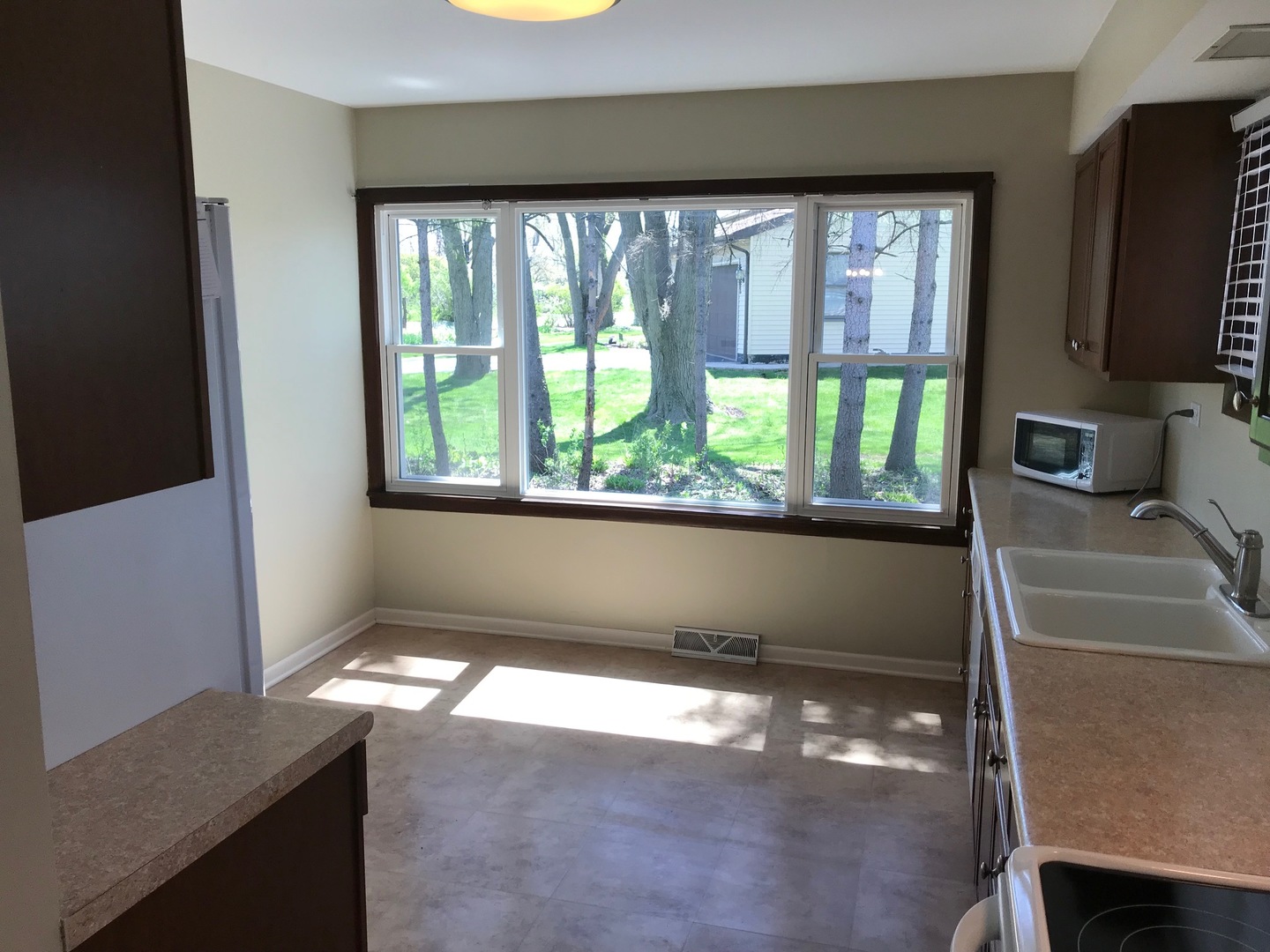 7106 High Road Darien, IL 60561 - Photo 15 of 23 Gallery Image 15