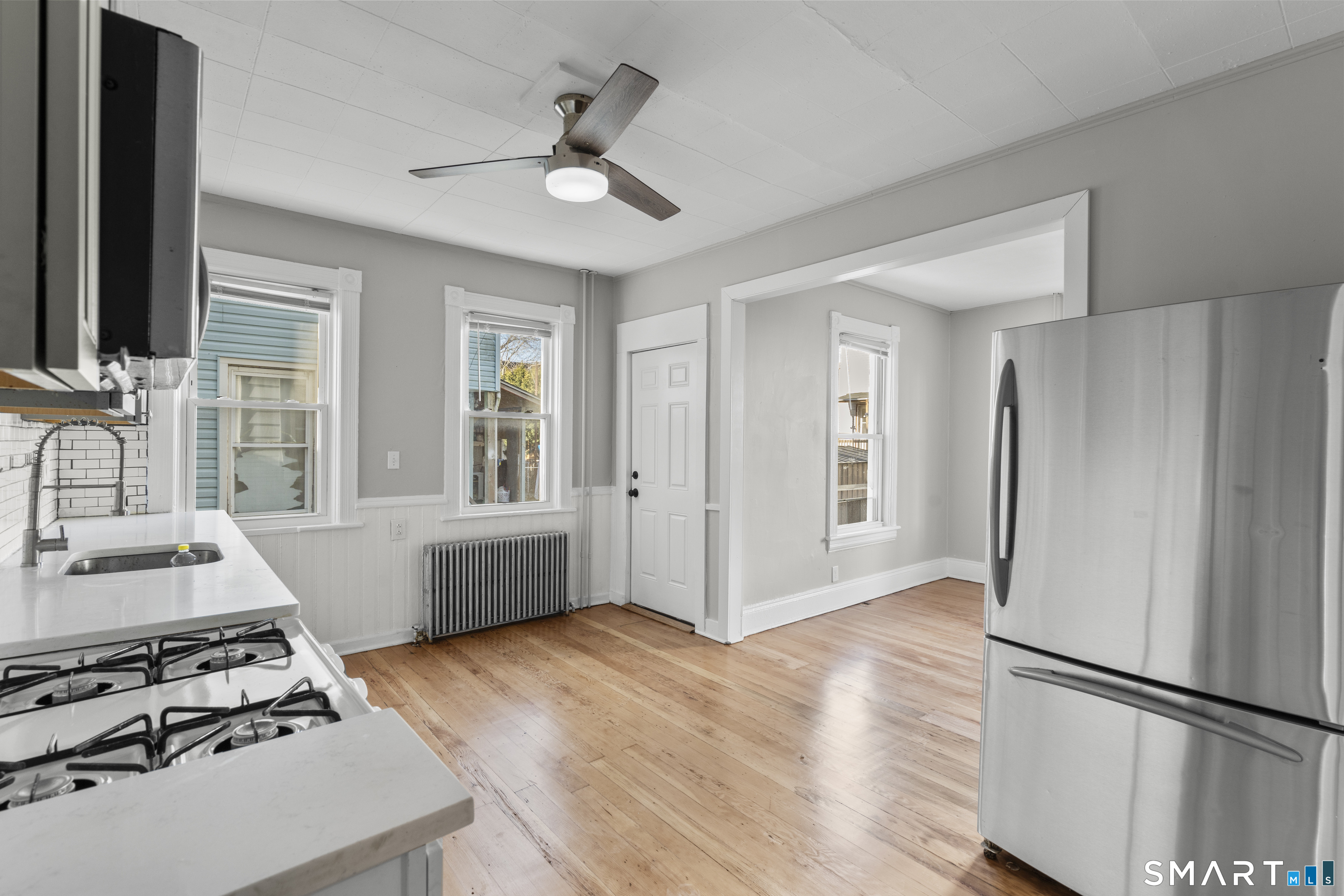 394 Gregory Street, Unit 2 Bridgeport, CT 06604 - Photo 2 of 25