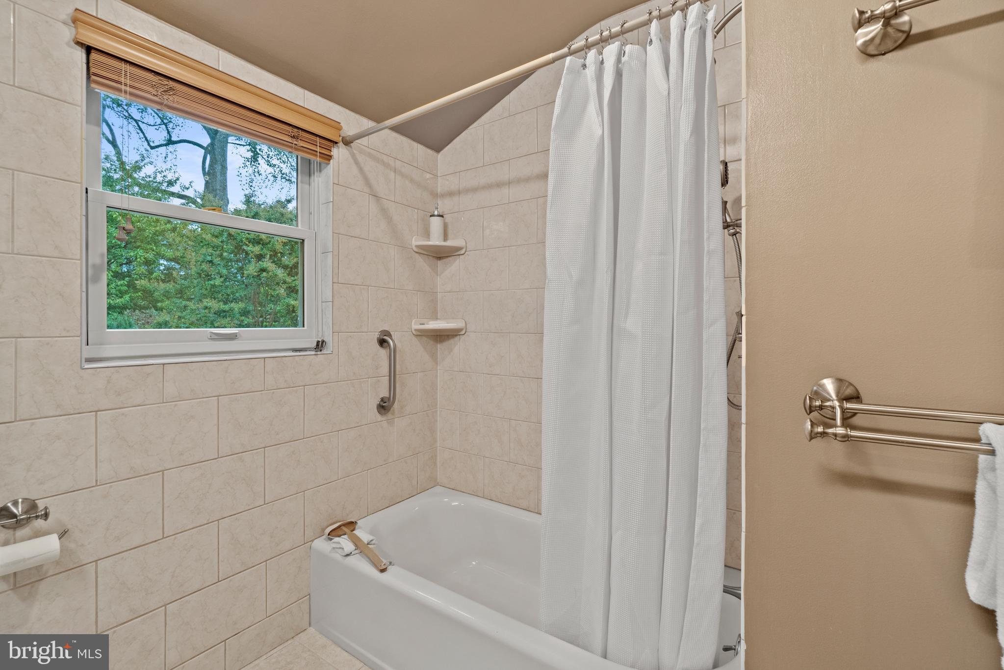 1417 Leegate Road Northwest Washington, DC 20012 - Photo 30 of 51 Top level full bathroom #1
