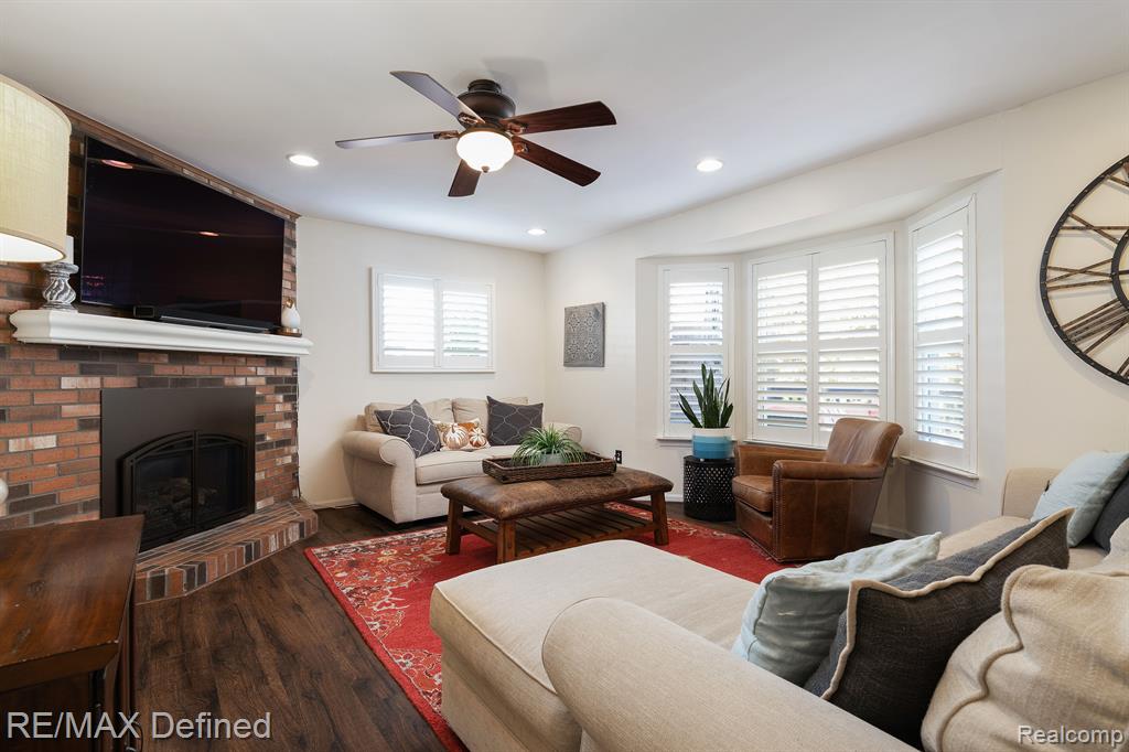 499 Whitney Drive Rochester Hills, MI 48307 - Photo 14 of 43