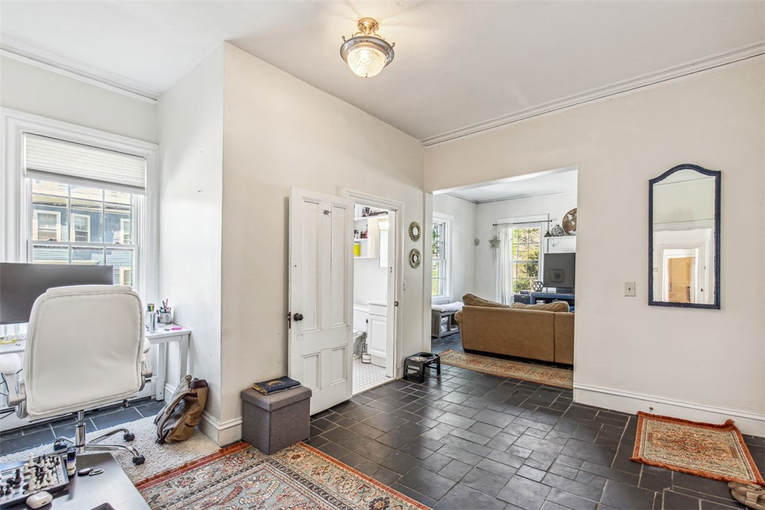 150 Prospect Street Providence, RI 02906 - Photo 10 of 40 Unit 1 Office/living room