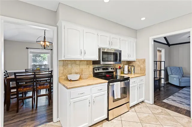 $340,000 | 14206 South Locust Street, Olathe, KS 66062