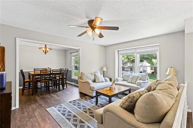 $340,000 | 14206 South Locust Street, Olathe, KS 66062