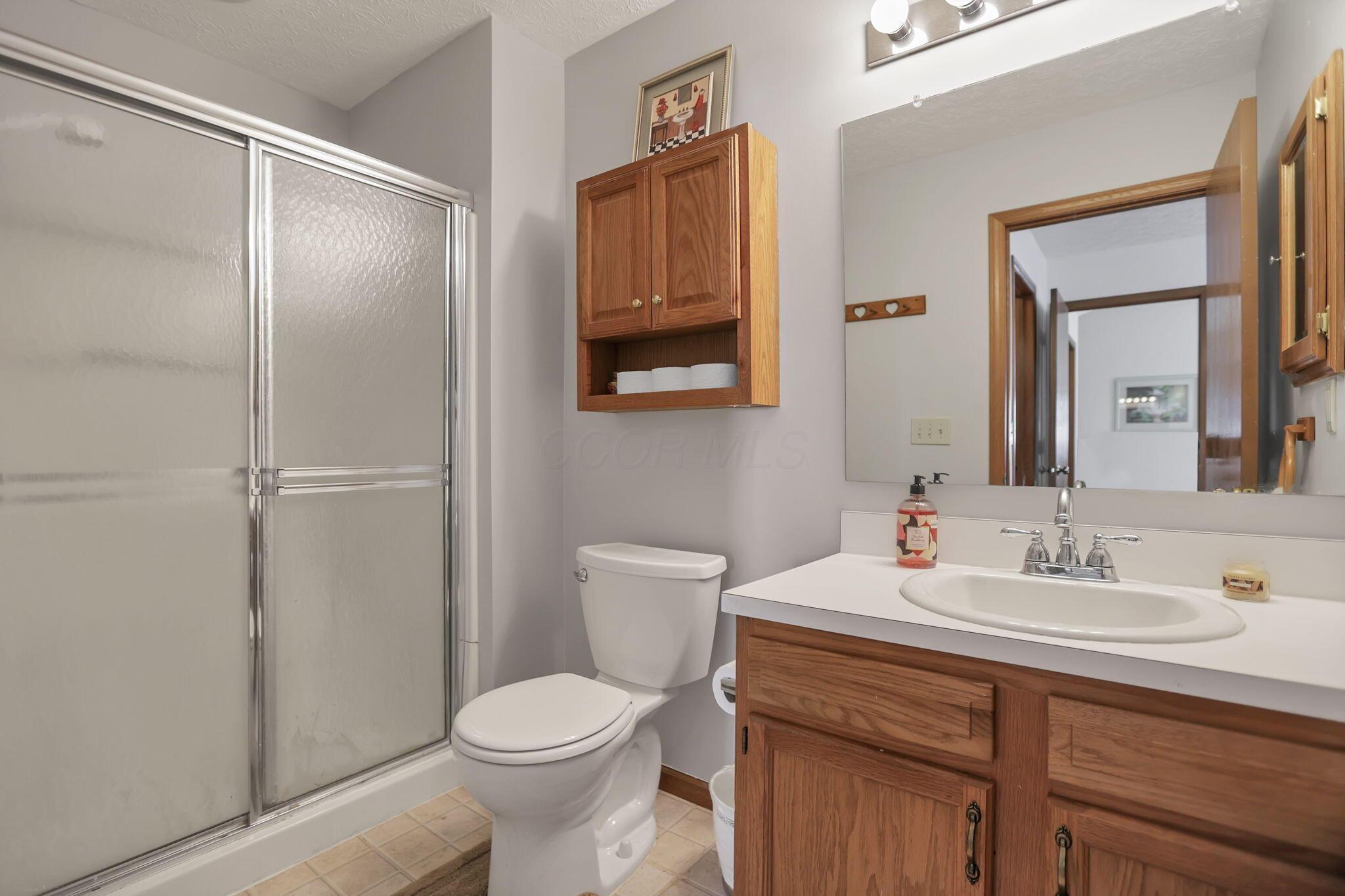 1588 Heatherview Lane Heath, OH 43056 - Photo 23 of 52 Owner's Bath