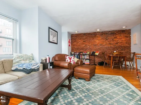 $4,800 | 532 Tremont Street, Unit 4, Boston, MA 02118