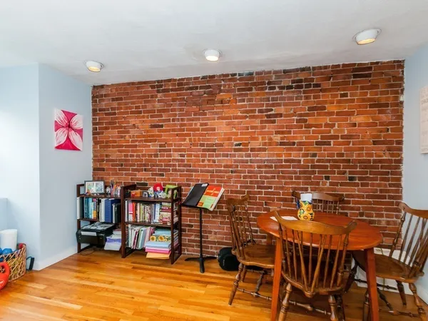 $4,800 | 532 Tremont Street, Unit 4, Boston, MA 02118