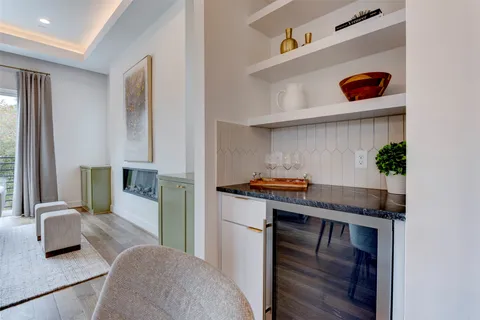 $725,000 | 7120 Gary Street, Unit B, Houston, TX 77055