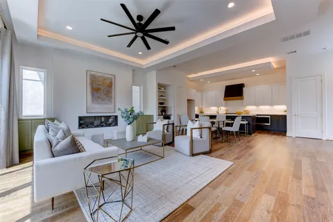 $725,000 | 7120 Gary Street, Unit B, Houston, TX 77055