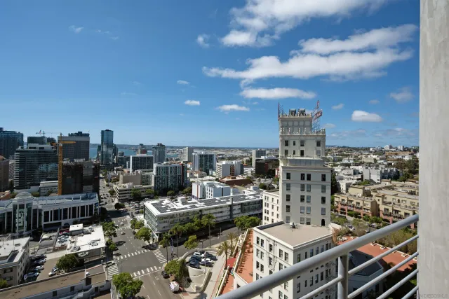 a picture of city view