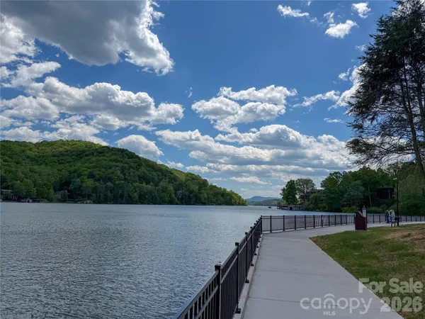 $999,000 | 556 Quail Ridge Boulevard, Lake Lure, NC 28746