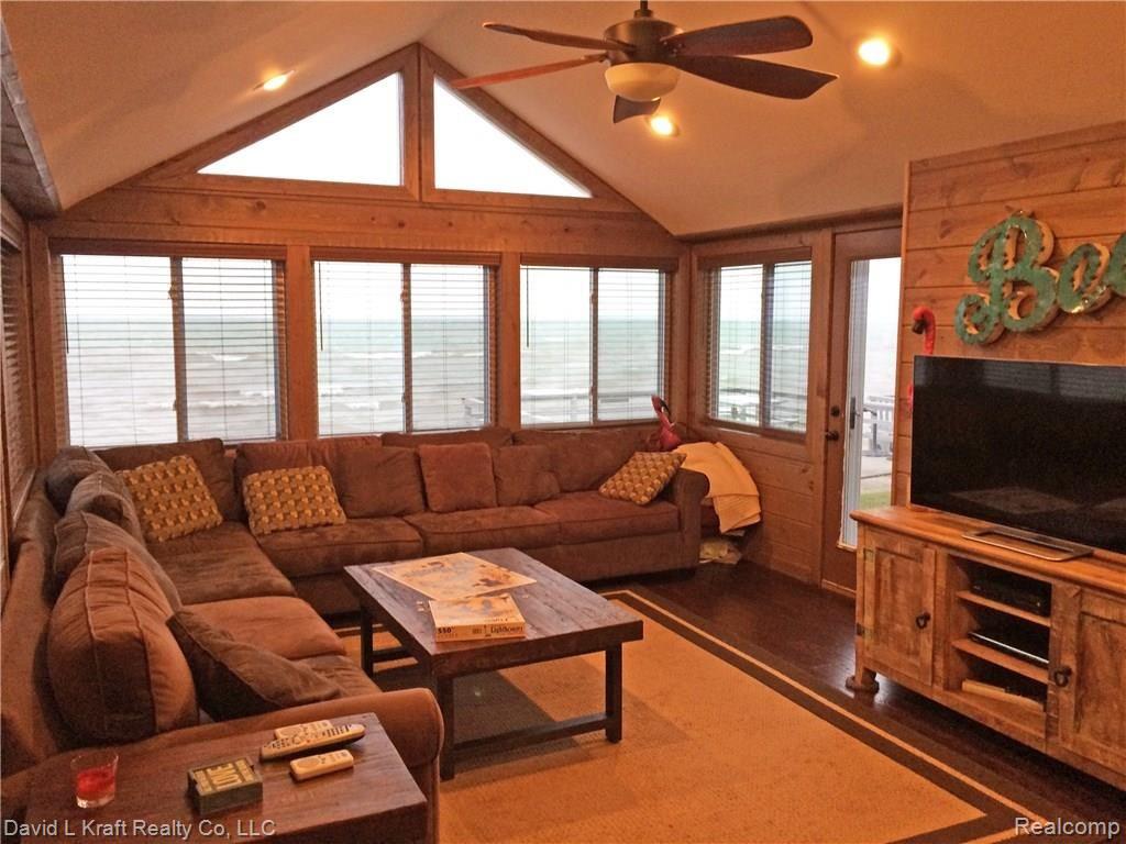 8592 Crescent Beach Road Pigeon, MI 48755 - Photo 7 of 20 8592CrescentBeachLIving.jpg