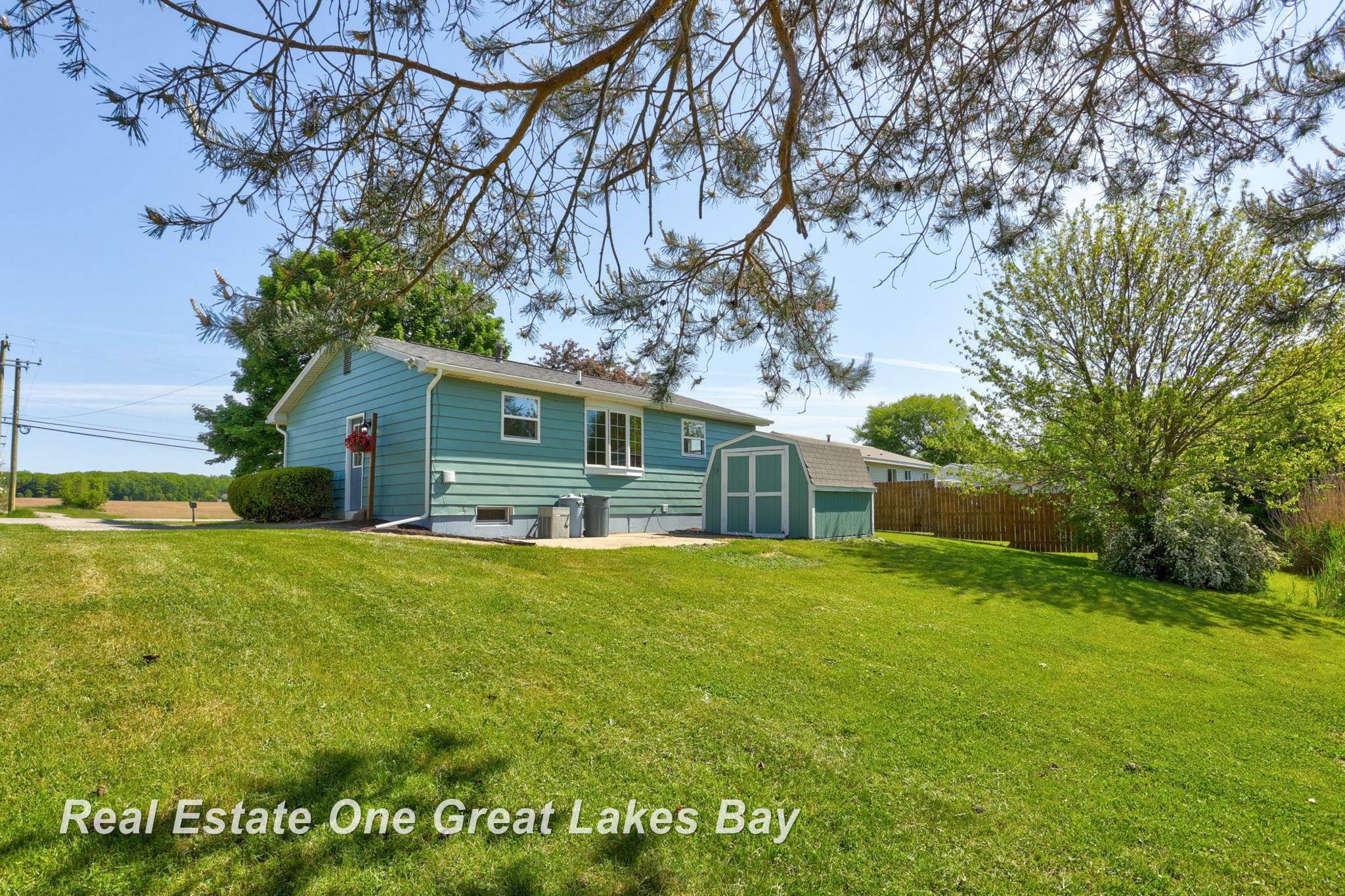 1813 Van Geisen Road Caro, MI 48723 - Photo 34 of 38