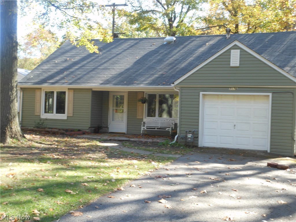 7176 Chestnut-Ridge Road Hubbard, OH 44425 - Photo 2 of 25