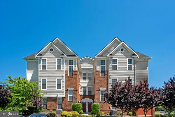 $489,900 | 23275 Milltown Knoll Square, Unit 118, Ashburn, VA 20148