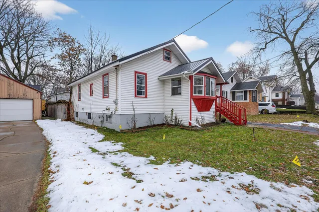 $209,900 | 1658 Federal Avenue Southwest, Wyoming, MI 49509