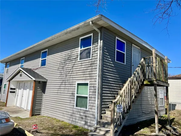 $675 | 806 Center Street, Unit 2, East Alton, IL 62024