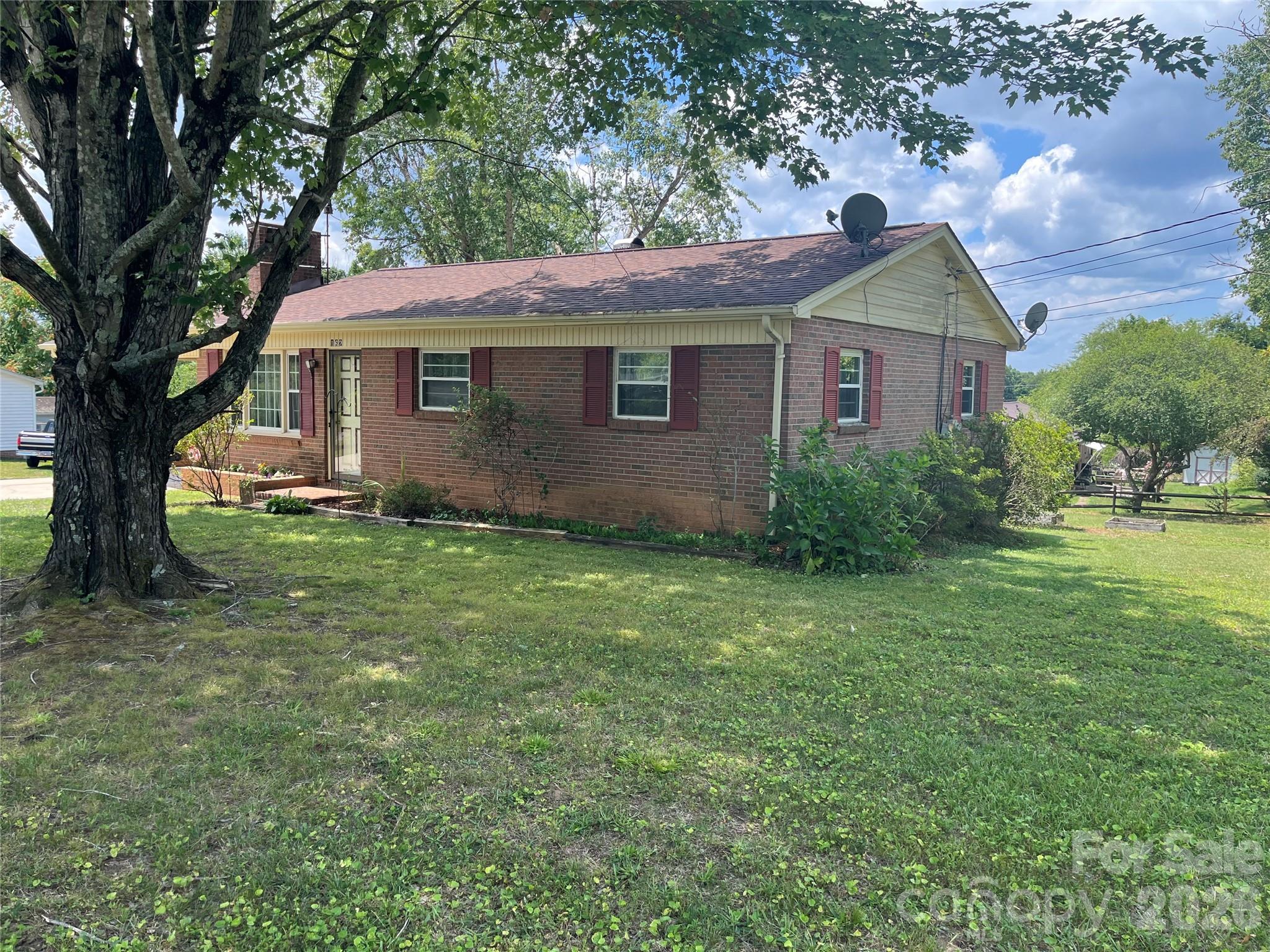621 Legion Road Lenoir, NC 28645 - Photo 3 of 21