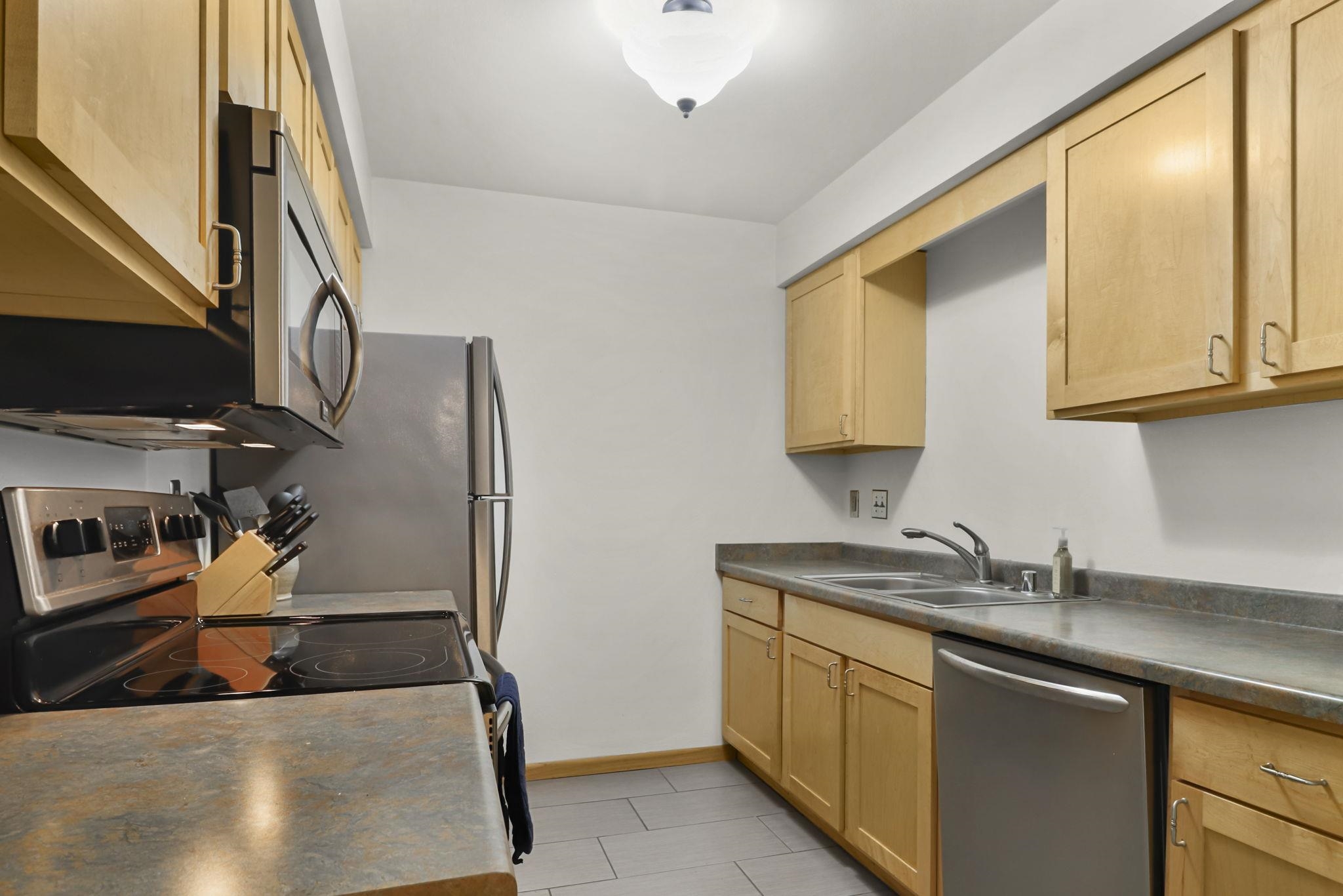 50 Whitcomb Circle, Unit 5 Madison, WI 53711 - Photo 10 of 35