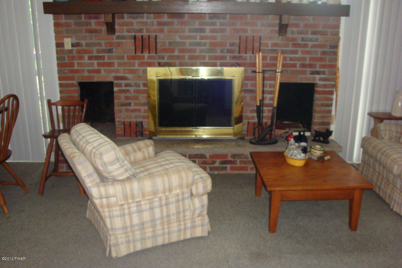 33 Ledge Road Lakeville, PA 18438 - Photo 3 of 21