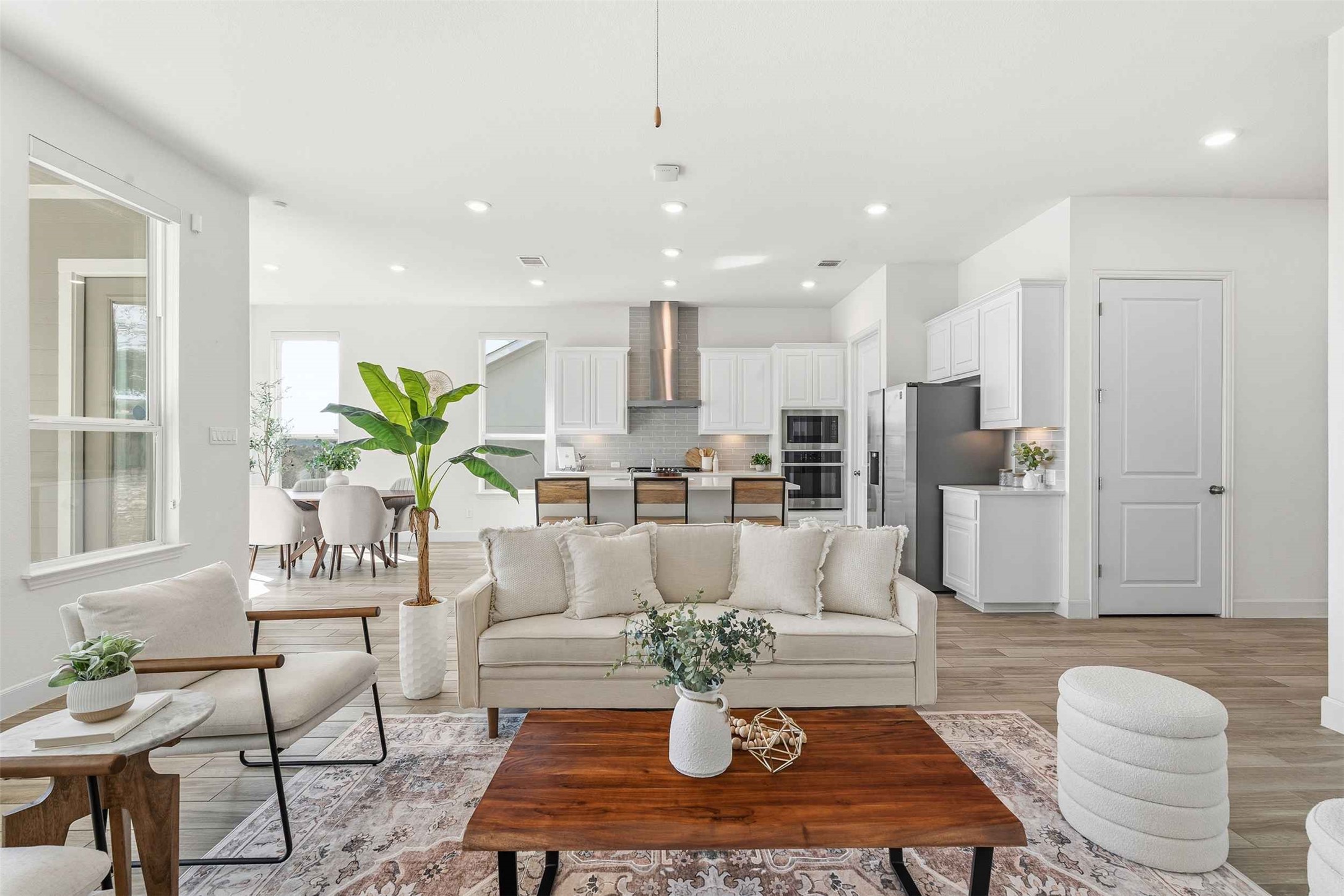 104 Corbin Avenue Georgetown, TX 78628 - Photo 5 of 36