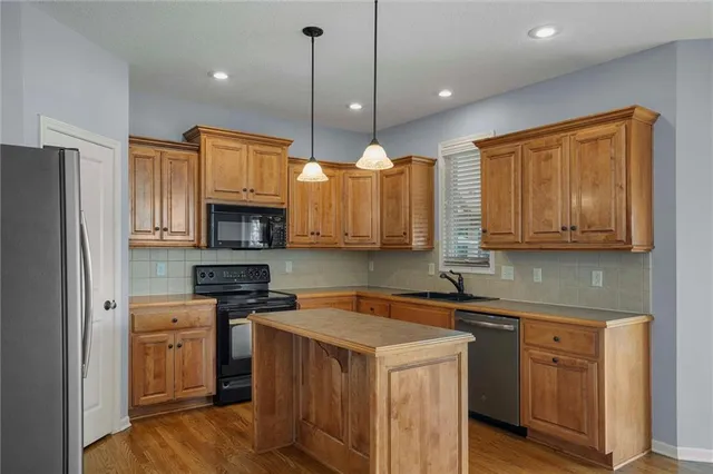 $539,000 | 14219 Amanda Lane, Basehor, KS 66007