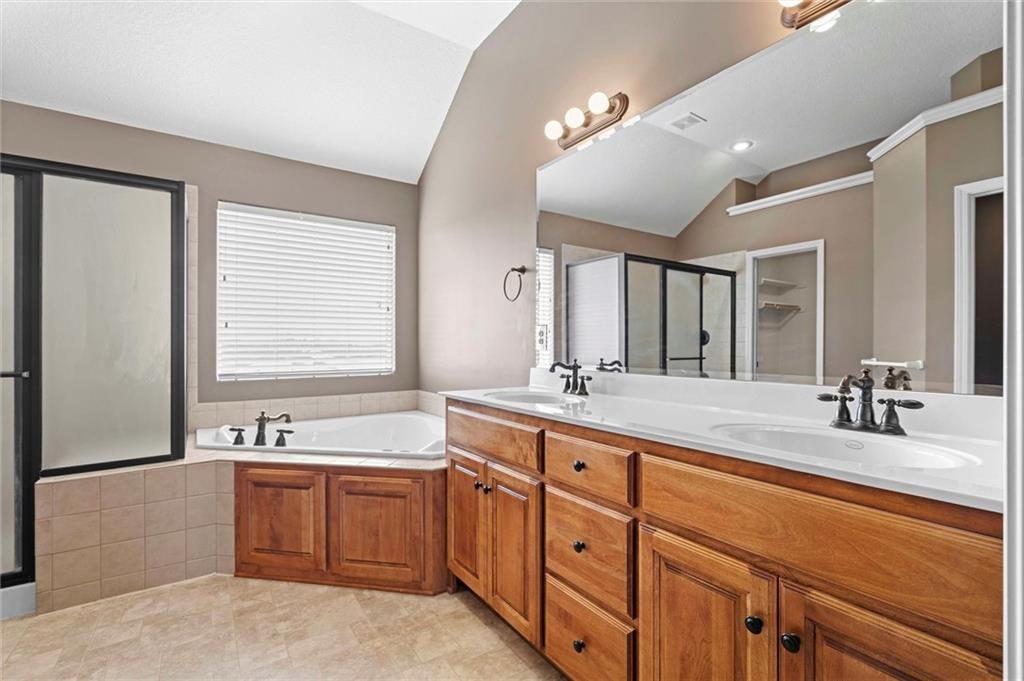 14219 Amanda Lane Basehor, KS 66007 - Photo 21 of 51