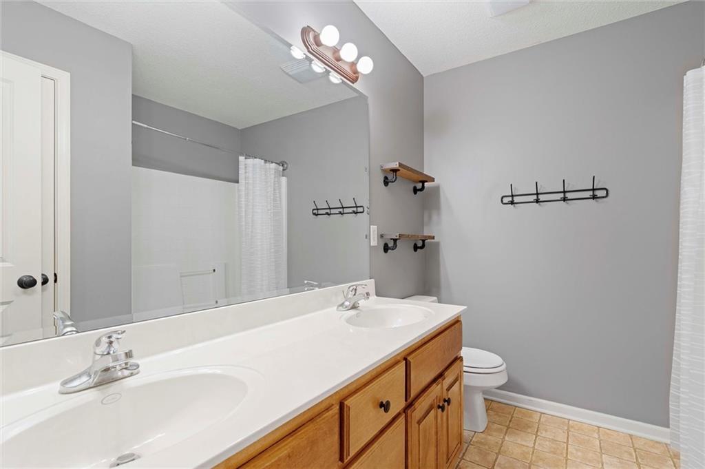 14219 Amanda Lane Basehor, KS 66007 - Photo 32 of 51