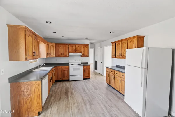 $334,900 | 457 Terrace View Drive, Bean Station, TN 37708