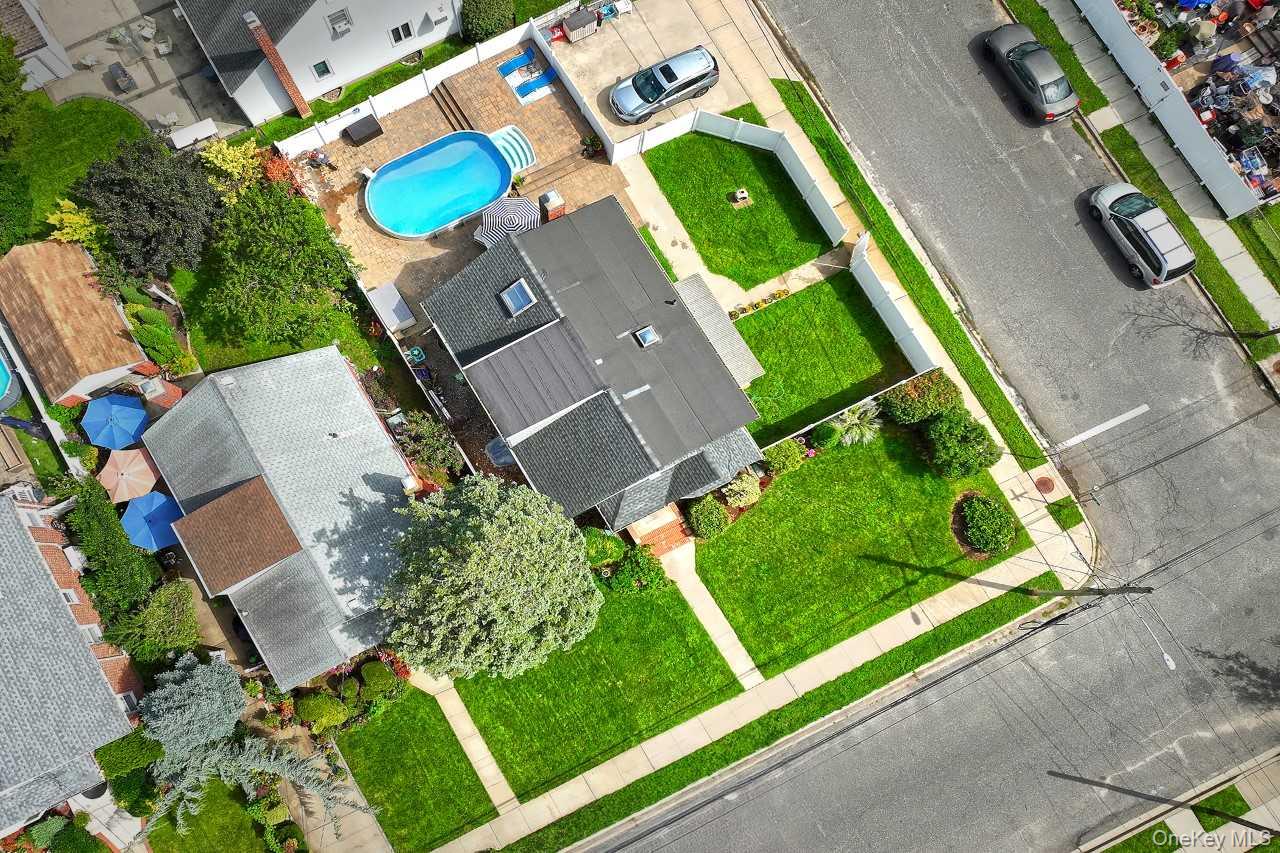 102 Roxbury Road South Franklin Square, NY 11010 - Photo 31 of 31 Gallery Image 31