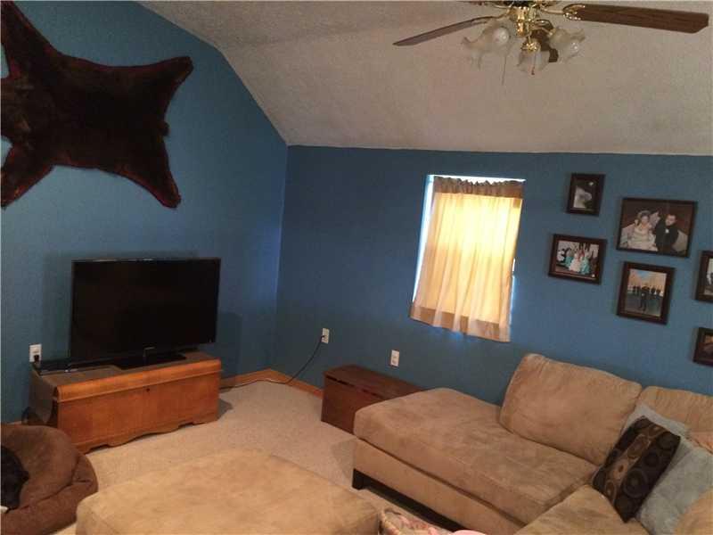 148 Baker Road Greenville, PA 16125 - Photo 2 of 6 Living Room.