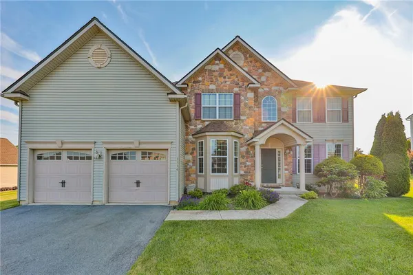 $819,900 | 1196 Glassywing Place, Breinigsville, PA 18031