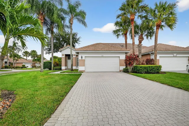 $295,000 | 6900 Cairnwell Drive, Boynton Beach, FL 33472