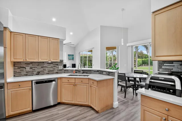 $295,000 | 6900 Cairnwell Drive, Boynton Beach, FL 33472