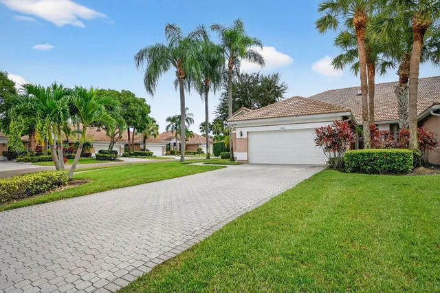 $295,000 | 6900 Cairnwell Drive, Boynton Beach, FL 33472