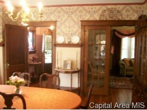 111 West Rutledge Street Petersburg, IL 62675 - Photo 3 of 12 Gallery Image 3