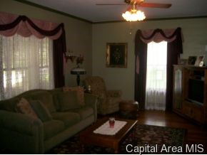 111 West Rutledge Street Petersburg, IL 62675 - Photo 4 of 12 Gallery Image 4