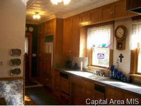 111 West Rutledge Street Petersburg, IL 62675 - Photo 5 of 12 Gallery Image 5