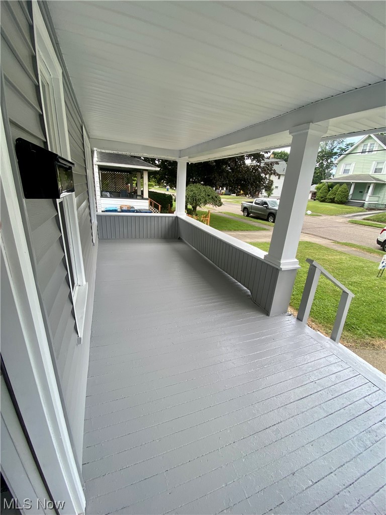 500 4th Street Struthers, OH 44471 - Photo 3 of 25 Porch
