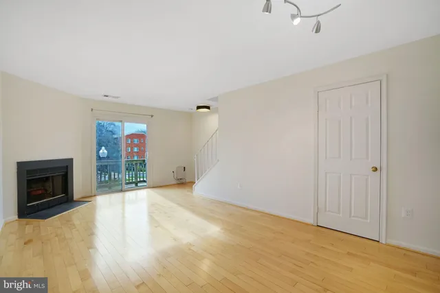 $495,000 | 3858 9th Road South, Arlington, VA 22204