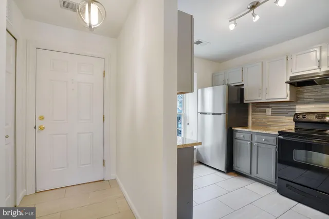 $495,000 | 3858 9th Road South, Arlington, VA 22204