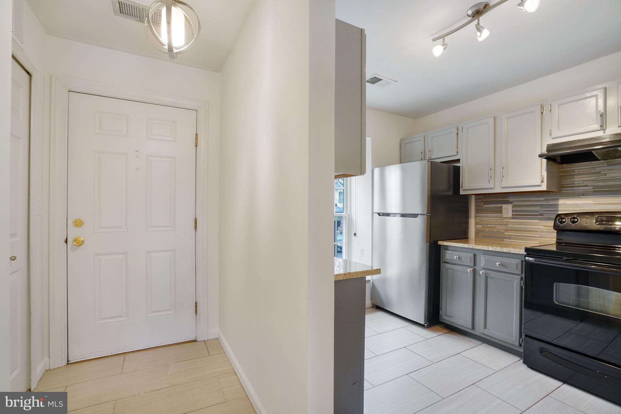 3858 9th Road South Arlington, VA 22204 - Photo 6 of 31