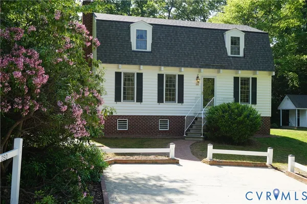 $349,000 | 250 Walnut Road, Kilmarnock, VA 22482