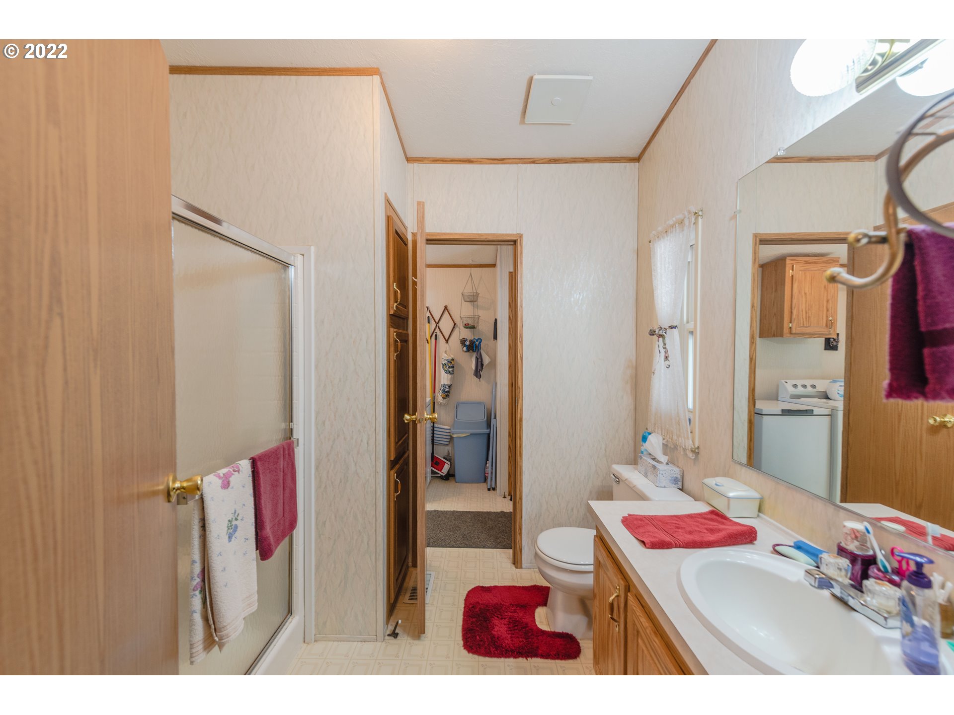 63248 Everest Road Coos Bay, OR 97420 - Photo 26 of 32 Bathroom
